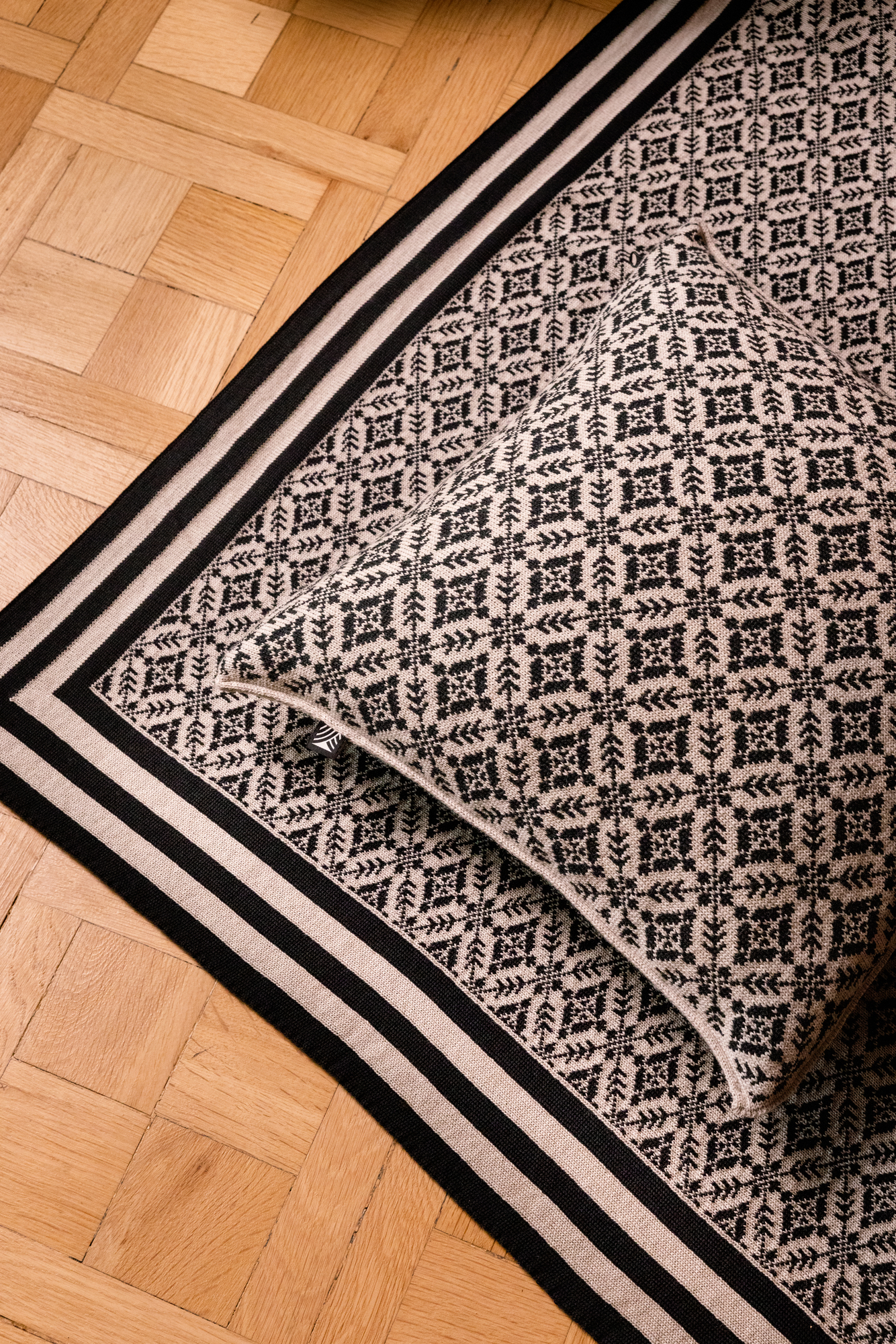Frogner Pillow Cover Sand Black