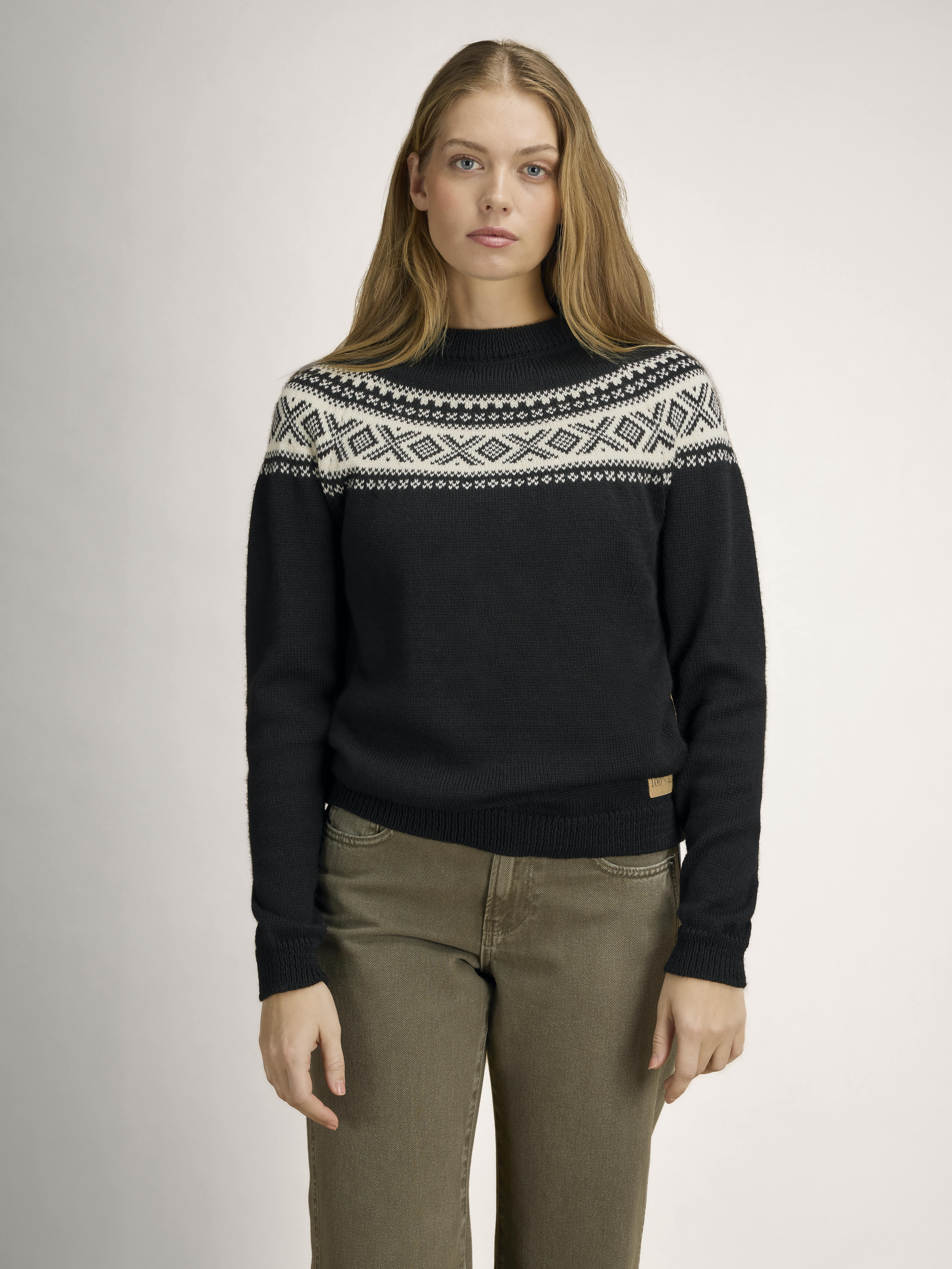 Vågsøy women’s wool sweater  Black Offwhite