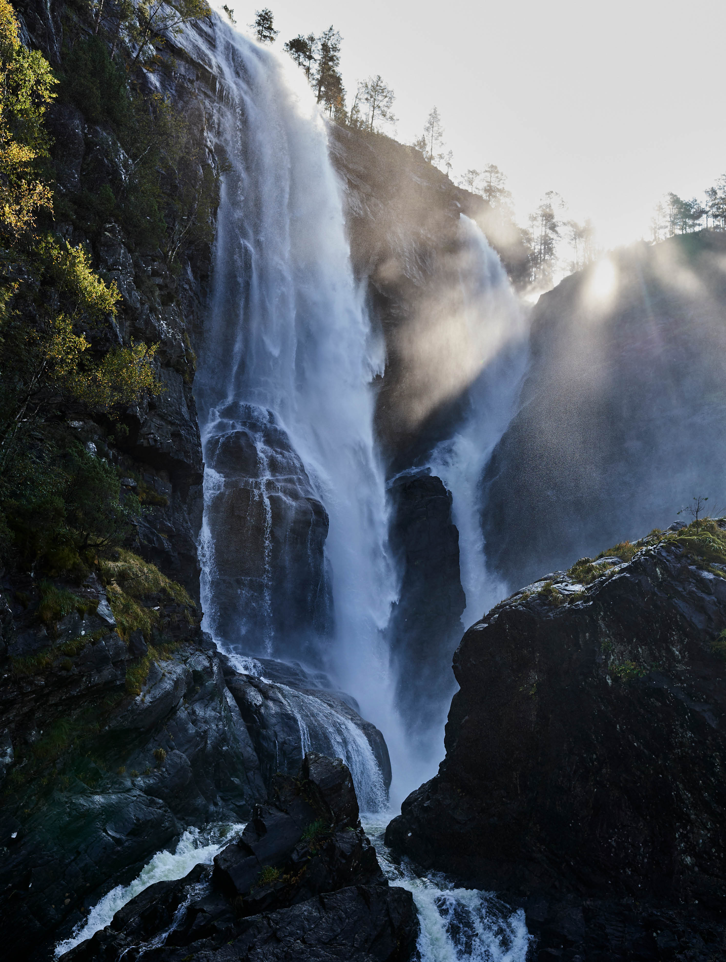 Cropped_Landscape_Hesjedalsfossen_LO.jpg